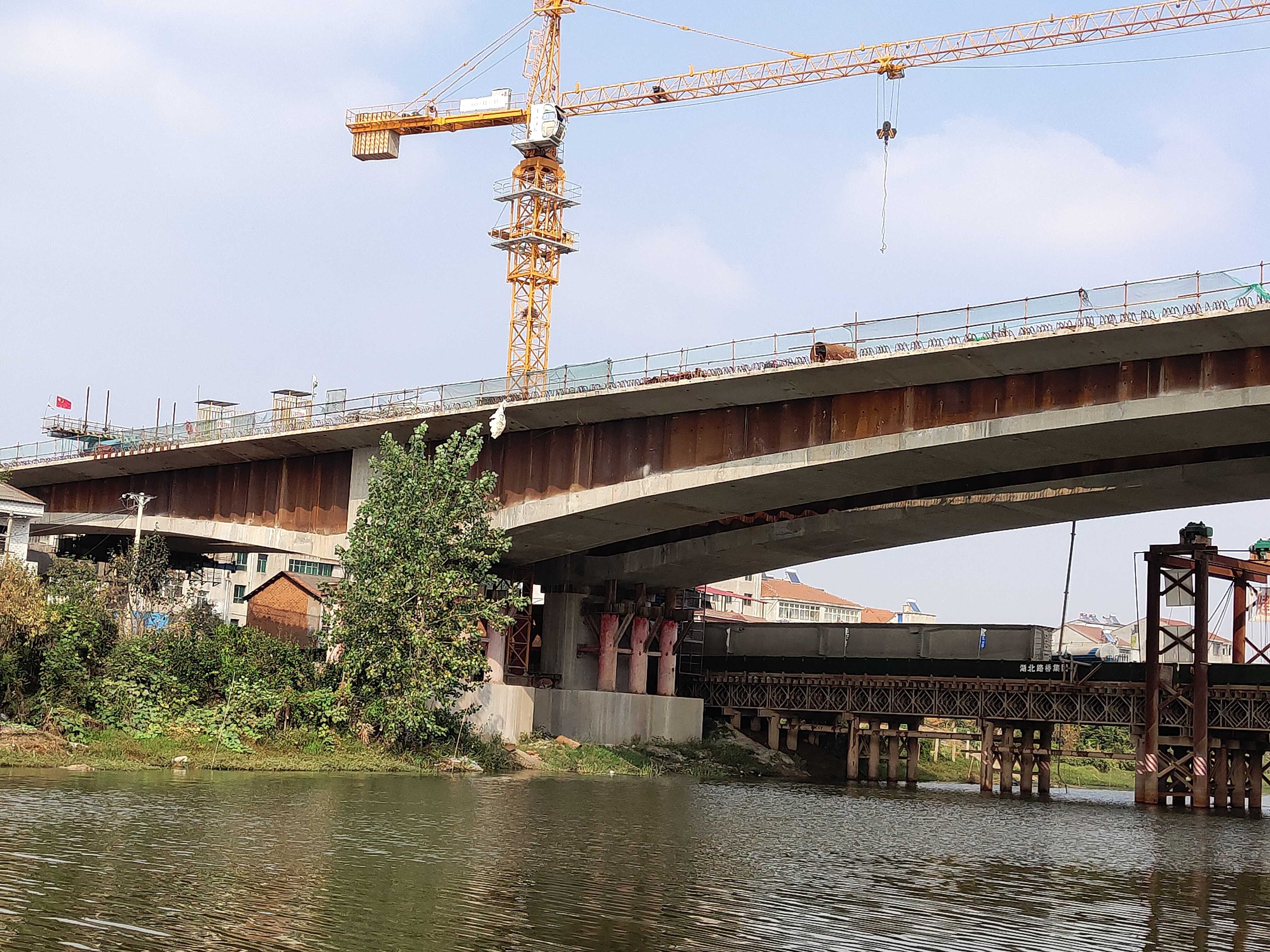 图2:长港特大桥项目建设现场.jpg